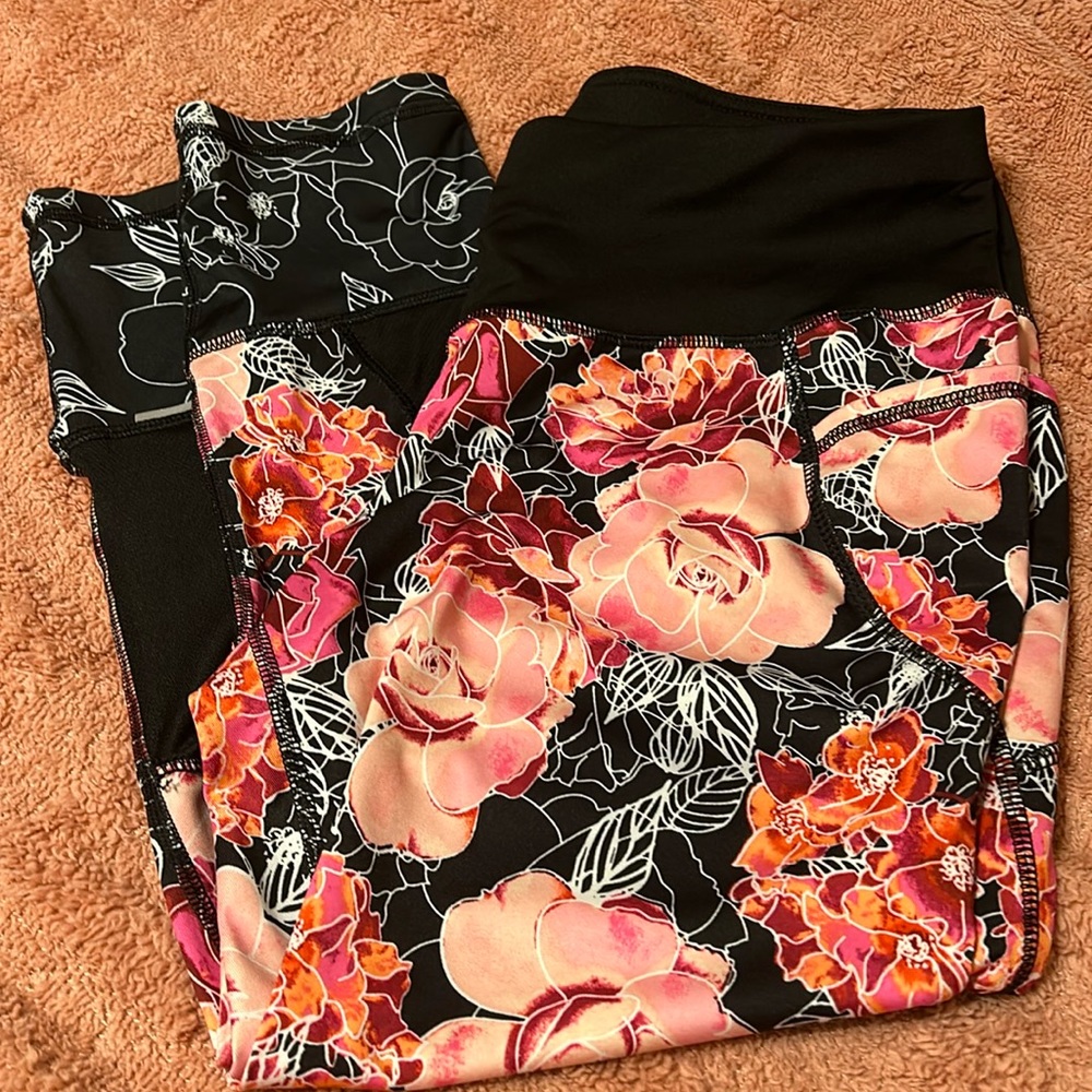 Beautiful Yoga pants worn 1x